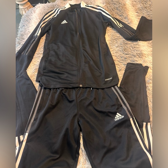 adidas Pants - Adidas aerocool- women’s.set. Size- Small